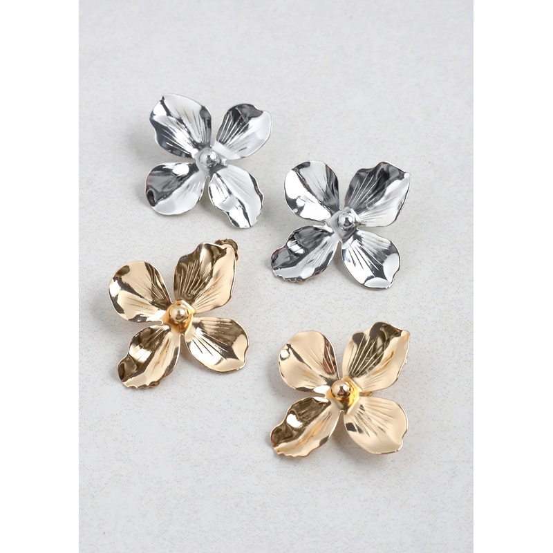 Elegant Floral Clip-On Earrings Gold