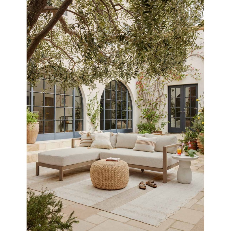 Valencia Indoor / Outdoor Rug 2’6″ x 8′