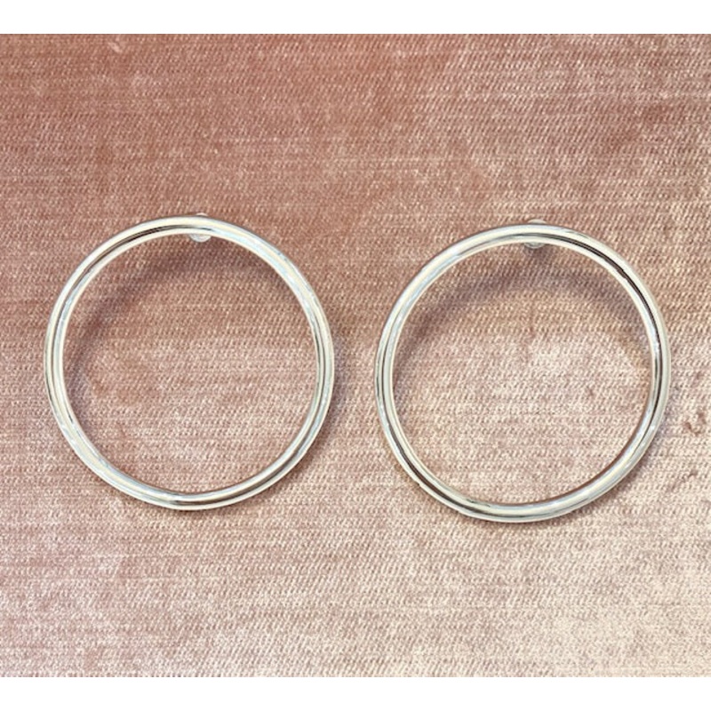 Millo Cheekbone Hoops Yellow Gold