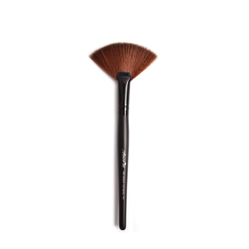 Amor Us Fan Brush – #915