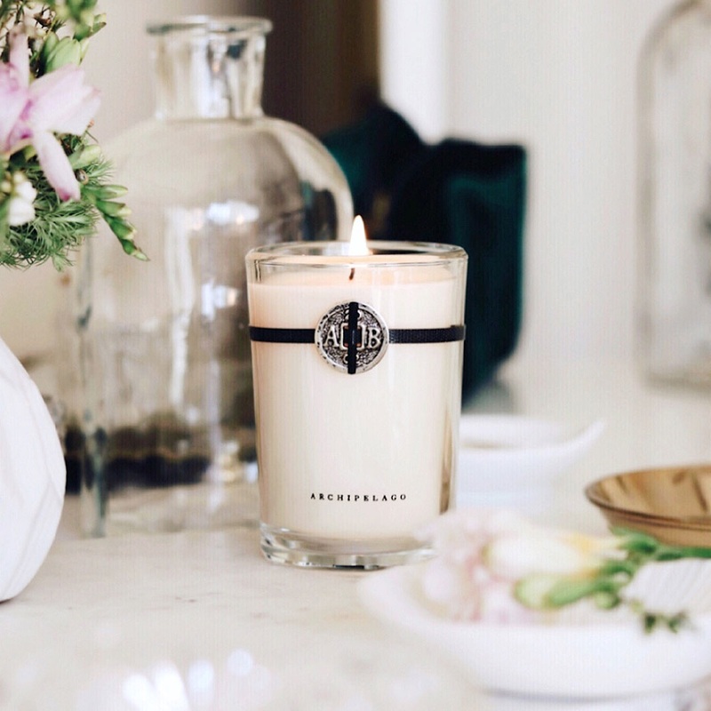 Archipelago Soy Wax Candle 5.25 oz / 165 g – Pomegranate Citrus