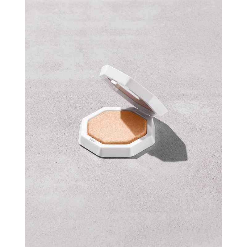 Demi’glow Light-Diffusing Highlighter  Prosecco Prosecco