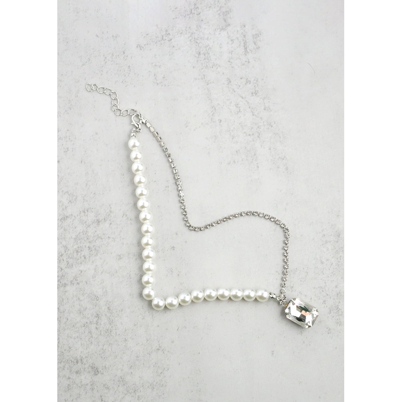 Elegant Rhinestone & Pearl Necklace