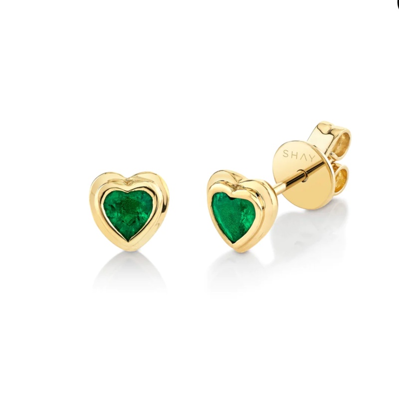 18kr EMERALD BEZEL HEART STUDS